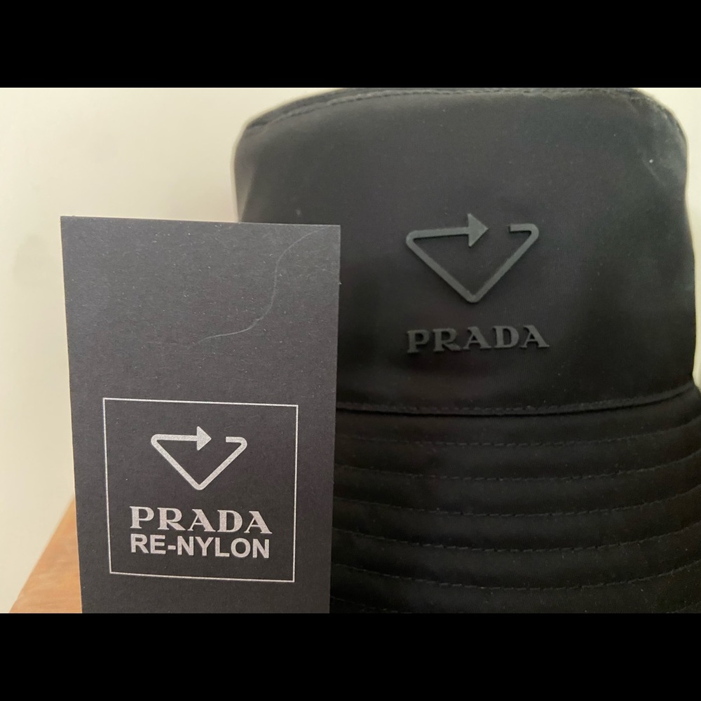 Prada bucket hat NEW!